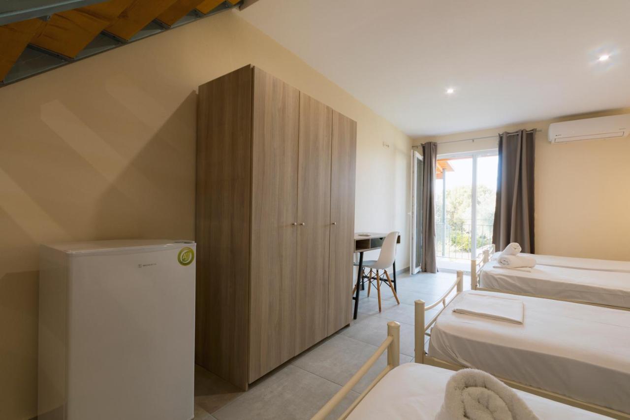 Bed and Breakfast Luca Mare à Gouviá Extérieur photo